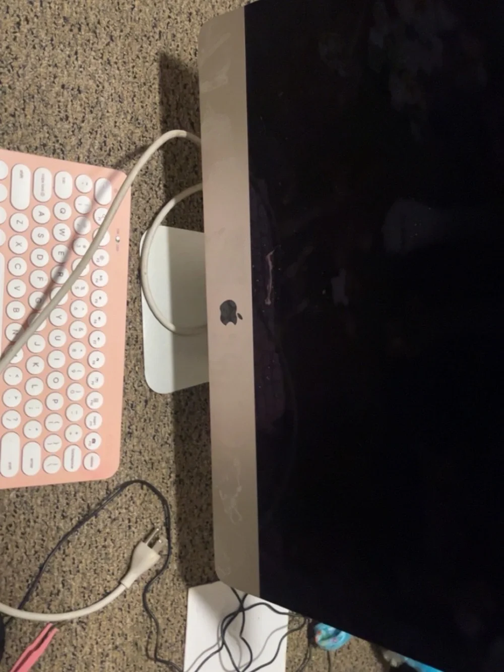 21.5 inch 2017 imac with onn keyboard